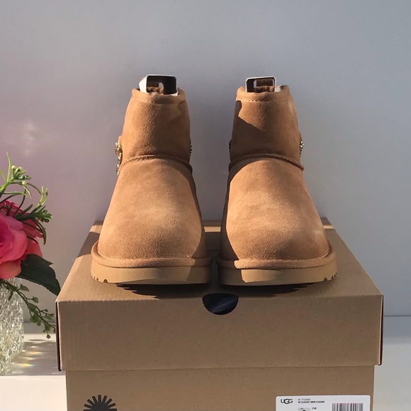 UGG Classic Mini Chains - Picture 7 of 8